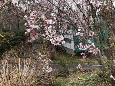 修験道公明院の{uncategorized: "未分類", other: "その他", undefined: "問題あり", building: "その他建物", grave: "お墓", sacred_gate: "鳥居", guardian: "狛犬", statue: "像", buddha: "仏像", history: "歴史", nature: "自然", garden: "庭園", animal: "動物", pagoda: "塔", temizu: "手水舎", mountain_gate: "山門・神門", sanctuary: "本殿・本堂", subordinate: "末社・摂社", art: "芸術", scenery: "景色", jizo: "地蔵", ema: "絵馬", goshuin: "御朱印", omikuji: "おみくじ", items: "授与品その他", amulet: "お守り", goshuincho: "御朱印帳", eats: "食事", festival: "お祭り", votive_dance: "神楽", shichigosan: "七五三参", wedding: "結婚式", experience: "体験その他", initially: "初詣", around: "周辺", anti_infection: "感染症対策"}