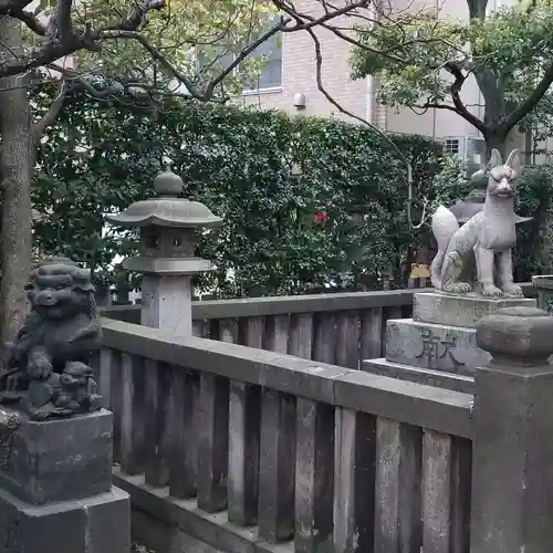 繁榮稲荷神社の狛犬