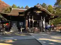 武田神社の本殿・本堂