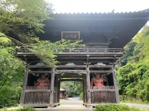 満願寺の山門