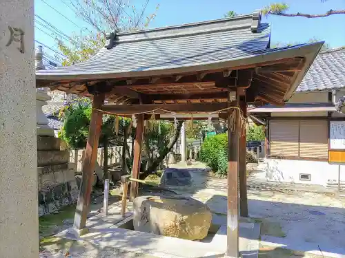 白山神社（名塚白山社）の手水舎