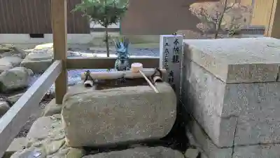 白鳥神社の{uncategorized: "未分類", other: "その他", undefined: "問題あり", building: "その他建物", grave: "お墓", sacred_gate: "鳥居", guardian: "狛犬", statue: "像", buddha: "仏像", history: "歴史", nature: "自然", garden: "庭園", animal: "動物", pagoda: "塔", temizu: "手水舎", mountain_gate: "山門・神門", sanctuary: "本殿・本堂", subordinate: "末社・摂社", art: "芸術", scenery: "景色", jizo: "地蔵", ema: "絵馬", goshuin: "御朱印", omikuji: "おみくじ", items: "授与品その他", amulet: "お守り", goshuincho: "御朱印帳", eats: "食事", festival: "お祭り", votive_dance: "神楽", shichigosan: "七五三参", wedding: "結婚式", experience: "体験その他", initially: "初詣", around: "周辺", anti_infection: "感染症対策"}