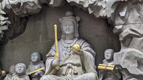 江島神社の像