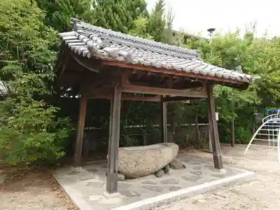 秋葉社（東山秋葉社）の手水舎