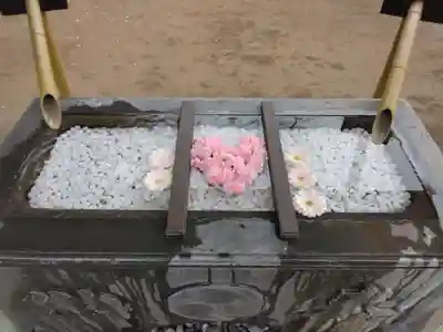 根岸八幡神社の手水舎