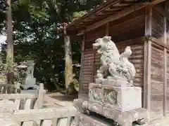 秦梨八幡宮の狛犬