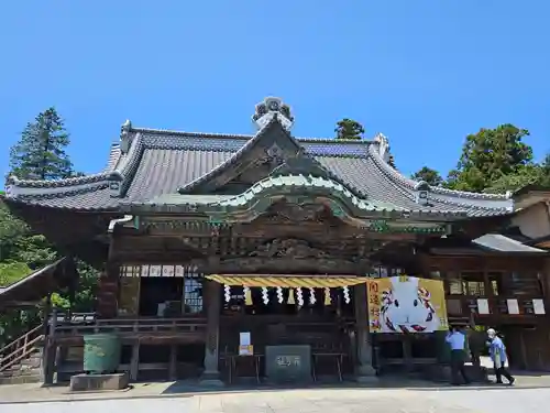 箭弓稲荷神社の本殿