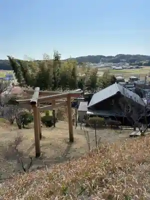 谷崎天神社の{uncategorized: "未分類", other: "その他", undefined: "問題あり", building: "その他建物", grave: "お墓", sacred_gate: "鳥居", guardian: "狛犬", statue: "像", buddha: "仏像", history: "歴史", nature: "自然", garden: "庭園", animal: "動物", pagoda: "塔", temizu: "手水舎", mountain_gate: "山門・神門", sanctuary: "本殿・本堂", subordinate: "末社・摂社", art: "芸術", scenery: "景色", jizo: "地蔵", ema: "絵馬", goshuin: "御朱印", omikuji: "おみくじ", items: "授与品その他", amulet: "お守り", goshuincho: "御朱印帳", eats: "食事", festival: "お祭り", votive_dance: "神楽", shichigosan: "七五三参", wedding: "結婚式", experience: "体験その他", initially: "初詣", around: "周辺", anti_infection: "感染症対策"}