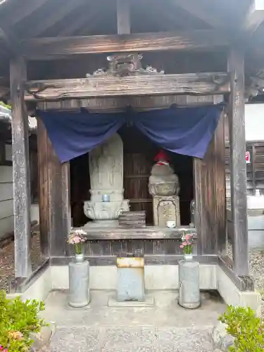 總見院の{uncategorized: "未分類", other: "その他", undefined: "問題あり", building: "その他建物", grave: "お墓", sacred_gate: "鳥居", guardian: "狛犬", statue: "像", buddha: "仏像", history: "歴史", nature: "自然", garden: "庭園", animal: "動物", pagoda: "塔", temizu: "手水舎", mountain_gate: "山門・神門", sanctuary: "本殿・本堂", subordinate: "末社・摂社", art: "芸術", scenery: "景色", jizo: "地蔵", ema: "絵馬", goshuin: "御朱印", omikuji: "おみくじ", items: "授与品その他", amulet: "お守り", goshuincho: "御朱印帳", eats: "食事", festival: "お祭り", votive_dance: "神楽", shichigosan: "七五三参", wedding: "結婚式", experience: "体験その他", initially: "初詣", around: "周辺", anti_infection: "感染症対策"}