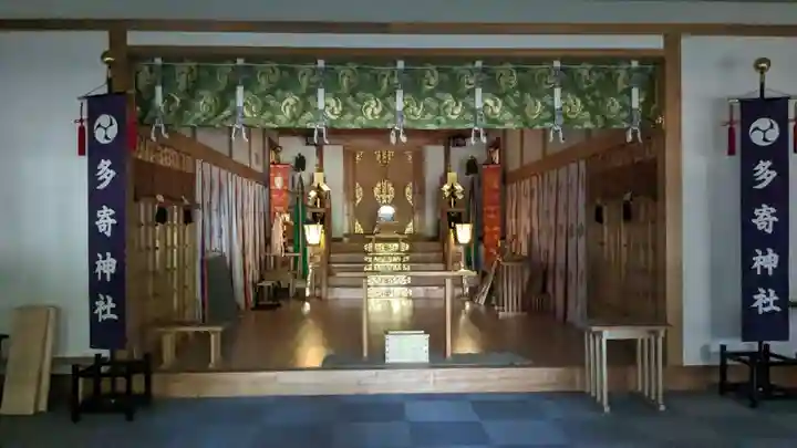 多寄神社の本殿・本堂