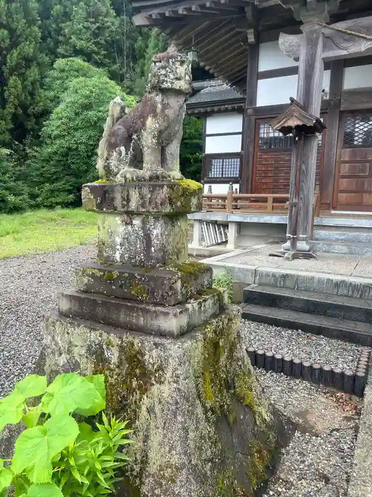 白鳥神社の狛犬