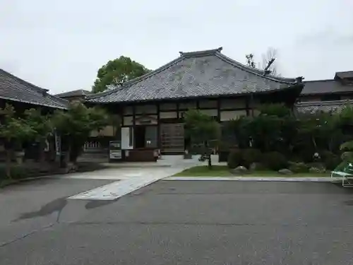 極楽寺の本殿・本堂