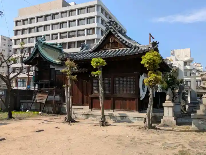 お菊神社(十二所神社境内社)の{uncategorized: "未分類", other: "その他", undefined: "問題あり", building: "その他建物", grave: "お墓", sacred_gate: "鳥居", guardian: "狛犬", statue: "像", buddha: "仏像", history: "歴史", nature: "自然", garden: "庭園", animal: "動物", pagoda: "塔", temizu: "手水舎", mountain_gate: "山門・神門", sanctuary: "本殿・本堂", subordinate: "末社・摂社", art: "芸術", scenery: "景色", jizo: "地蔵", ema: "絵馬", goshuin: "御朱印", omikuji: "おみくじ", items: "授与品その他", amulet: "お守り", goshuincho: "御朱印帳", eats: "食事", festival: "お祭り", votive_dance: "神楽", shichigosan: "七五三参", wedding: "結婚式", experience: "体験その他", initially: "初詣", around: "周辺", anti_infection: "感染症対策"}