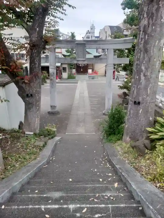 福森稲荷神社の{uncategorized: "未分類", other: "その他", undefined: "問題あり", building: "その他建物", grave: "お墓", sacred_gate: "鳥居", guardian: "狛犬", statue: "像", buddha: "仏像", history: "歴史", nature: "自然", garden: "庭園", animal: "動物", pagoda: "塔", temizu: "手水舎", mountain_gate: "山門・神門", sanctuary: "本殿・本堂", subordinate: "末社・摂社", art: "芸術", scenery: "景色", jizo: "地蔵", ema: "絵馬", goshuin: "御朱印", omikuji: "おみくじ", items: "授与品その他", amulet: "お守り", goshuincho: "御朱印帳", eats: "食事", festival: "お祭り", votive_dance: "神楽", shichigosan: "七五三参", wedding: "結婚式", experience: "体験その他", initially: "初詣", around: "周辺", anti_infection: "感染症対策"}