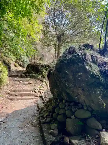 開道石割稲荷神社(山梨県)