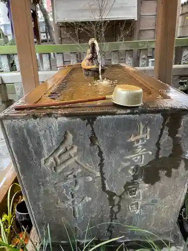 小野照崎神社の手水