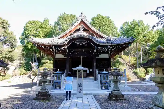 護国之寺の本殿