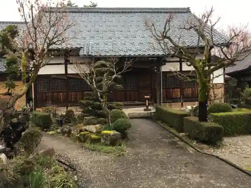 恵光寺の本殿