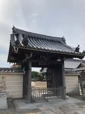 法徳寺の山門・神門