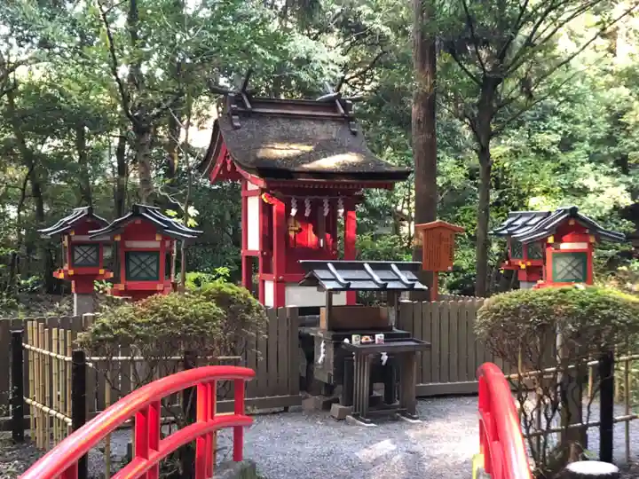 狭井坐大神荒魂神社(狭井神社)の末社・摂社