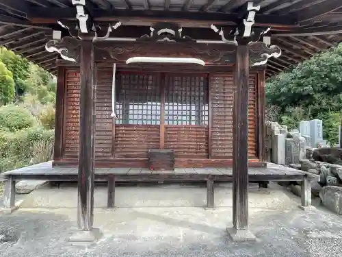 法泉寺の{uncategorized: "未分類", other: "その他", undefined: "問題あり", building: "その他建物", grave: "お墓", sacred_gate: "鳥居", guardian: "狛犬", statue: "像", buddha: "仏像", history: "歴史", nature: "自然", garden: "庭園", animal: "動物", pagoda: "塔", temizu: "手水舎", mountain_gate: "山門・神門", sanctuary: "本殿・本堂", subordinate: "末社・摂社", art: "芸術", scenery: "景色", jizo: "地蔵", ema: "絵馬", goshuin: "御朱印", omikuji: "おみくじ", items: "授与品その他", amulet: "お守り", goshuincho: "御朱印帳", eats: "食事", festival: "お祭り", votive_dance: "神楽", shichigosan: "七五三参", wedding: "結婚式", experience: "体験その他", initially: "初詣", around: "周辺", anti_infection: "感染症対策"}