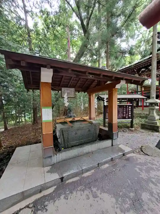 新屋山神社(山梨県)