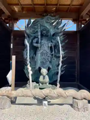 はね瀧道了尊の{uncategorized: "未分類", other: "その他", undefined: "問題あり", building: "その他建物", grave: "お墓", sacred_gate: "鳥居", guardian: "狛犬", statue: "像", buddha: "仏像", history: "歴史", nature: "自然", garden: "庭園", animal: "動物", pagoda: "塔", temizu: "手水舎", mountain_gate: "山門・神門", sanctuary: "本殿・本堂", subordinate: "末社・摂社", art: "芸術", scenery: "景色", jizo: "地蔵", ema: "絵馬", goshuin: "御朱印", omikuji: "おみくじ", items: "授与品その他", amulet: "お守り", goshuincho: "御朱印帳", eats: "食事", festival: "お祭り", votive_dance: "神楽", shichigosan: "七五三参", wedding: "結婚式", experience: "体験その他", initially: "初詣", around: "周辺", anti_infection: "感染症対策"}