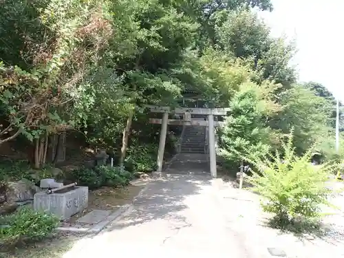 蜂穴神社（石清尾八幡宮末社）の鳥居