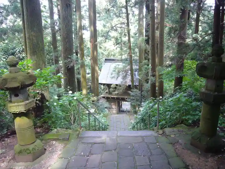 鷲子山上神社の山門・神門