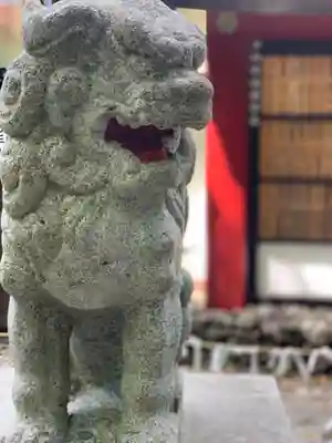 新屋山神社の狛犬