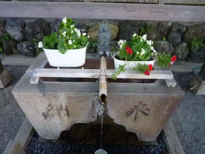 神館飯野高市本多神社の手水舎