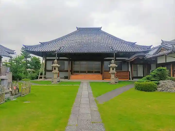 常楽寺の本殿・本堂