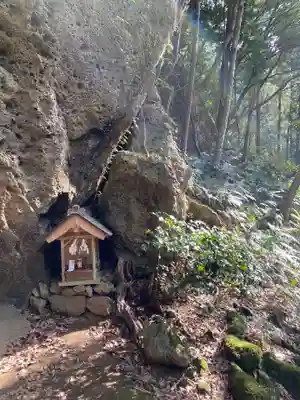 御陵神社の末社・摂社