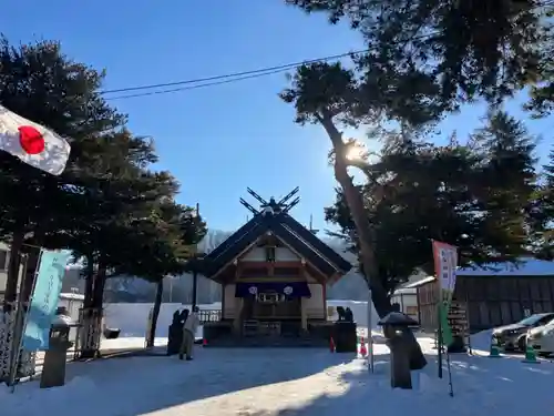 石山神社の本殿