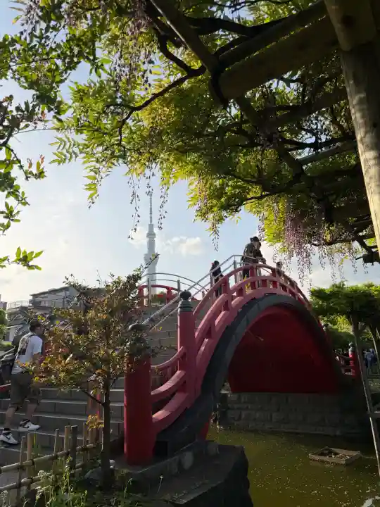 亀戸天神社の{uncategorized: "未分類", other: "その他", undefined: "問題あり", building: "その他建物", grave: "お墓", sacred_gate: "鳥居", guardian: "狛犬", statue: "像", buddha: "仏像", history: "歴史", nature: "自然", garden: "庭園", animal: "動物", pagoda: "塔", temizu: "手水舎", mountain_gate: "山門・神門", sanctuary: "本殿・本堂", subordinate: "末社・摂社", art: "芸術", scenery: "景色", jizo: "地蔵", ema: "絵馬", goshuin: "御朱印", omikuji: "おみくじ", items: "授与品その他", amulet: "お守り", goshuincho: "御朱印帳", eats: "食事", festival: "お祭り", votive_dance: "神楽", shichigosan: "七五三参", wedding: "結婚式", experience: "体験その他", initially: "初詣", around: "周辺", anti_infection: "感染症対策"}