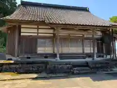 西蓮寺の本殿