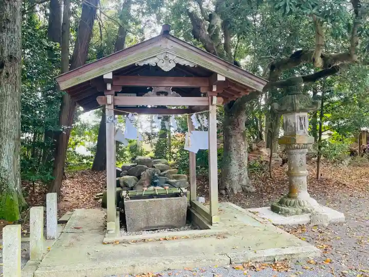 比都佐神社の{uncategorized: "未分類", other: "その他", undefined: "問題あり", building: "その他建物", grave: "お墓", sacred_gate: "鳥居", guardian: "狛犬", statue: "像", buddha: "仏像", history: "歴史", nature: "自然", garden: "庭園", animal: "動物", pagoda: "塔", temizu: "手水舎", mountain_gate: "山門・神門", sanctuary: "本殿・本堂", subordinate: "末社・摂社", art: "芸術", scenery: "景色", jizo: "地蔵", ema: "絵馬", goshuin: "御朱印", omikuji: "おみくじ", items: "授与品その他", amulet: "お守り", goshuincho: "御朱印帳", eats: "食事", festival: "お祭り", votive_dance: "神楽", shichigosan: "七五三参", wedding: "結婚式", experience: "体験その他", initially: "初詣", around: "周辺", anti_infection: "感染症対策"}