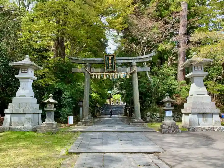 志波彦神社・鹽竈神社の{uncategorized: "未分類", other: "その他", undefined: "問題あり", building: "その他建物", grave: "お墓", sacred_gate: "鳥居", guardian: "狛犬", statue: "像", buddha: "仏像", history: "歴史", nature: "自然", garden: "庭園", animal: "動物", pagoda: "塔", temizu: "手水舎", mountain_gate: "山門・神門", sanctuary: "本殿・本堂", subordinate: "末社・摂社", art: "芸術", scenery: "景色", jizo: "地蔵", ema: "絵馬", goshuin: "御朱印", omikuji: "おみくじ", items: "授与品その他", amulet: "お守り", goshuincho: "御朱印帳", eats: "食事", festival: "お祭り", votive_dance: "神楽", shichigosan: "七五三参", wedding: "結婚式", experience: "体験その他", initially: "初詣", around: "周辺", anti_infection: "感染症対策"}