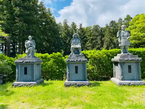 医王寺の像