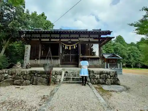 白鳥神社の本殿