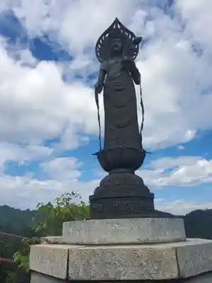 秩父札所三十二番　法性寺の仏像