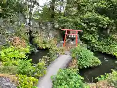 進雄神社の庭園