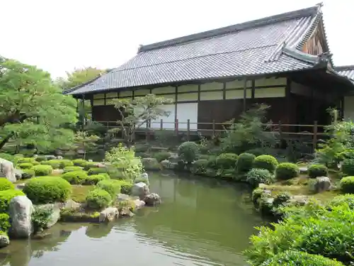 等持院の庭園