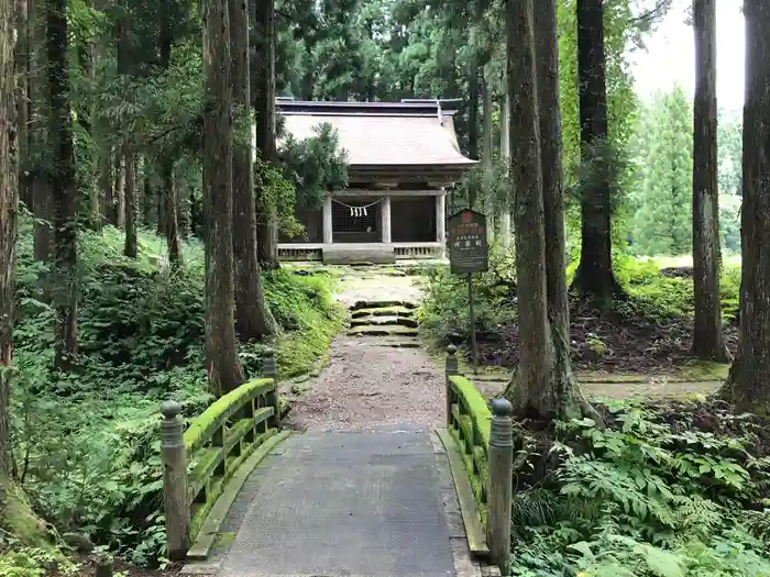 波宇志別神社神楽殿の建物その他