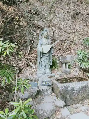 榛名神社の像