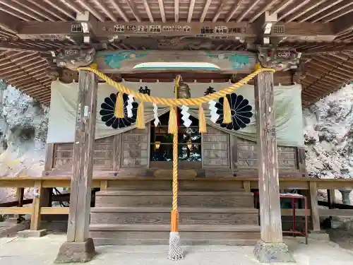 中之嶽神社の本殿