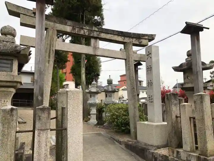 大神神社(粟殿)の鳥居