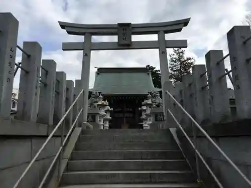 神明社の鳥居