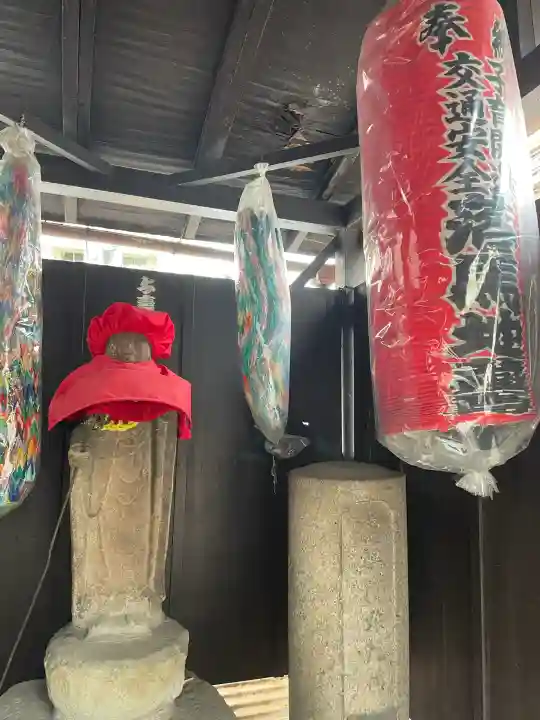 落馬地蔵尊の{uncategorized: "未分類", other: "その他", undefined: "問題あり", building: "その他建物", grave: "お墓", sacred_gate: "鳥居", guardian: "狛犬", statue: "像", buddha: "仏像", history: "歴史", nature: "自然", garden: "庭園", animal: "動物", pagoda: "塔", temizu: "手水舎", mountain_gate: "山門・神門", sanctuary: "本殿・本堂", subordinate: "末社・摂社", art: "芸術", scenery: "景色", jizo: "地蔵", ema: "絵馬", goshuin: "御朱印", omikuji: "おみくじ", items: "授与品その他", amulet: "お守り", goshuincho: "御朱印帳", eats: "食事", festival: "お祭り", votive_dance: "神楽", shichigosan: "七五三参", wedding: "結婚式", experience: "体験その他", initially: "初詣", around: "周辺", anti_infection: "感染症対策"}