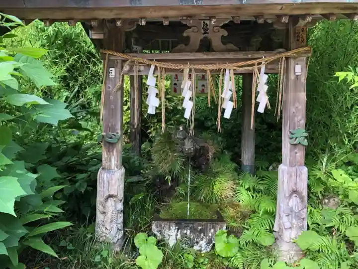 伊那下神社の手水舎